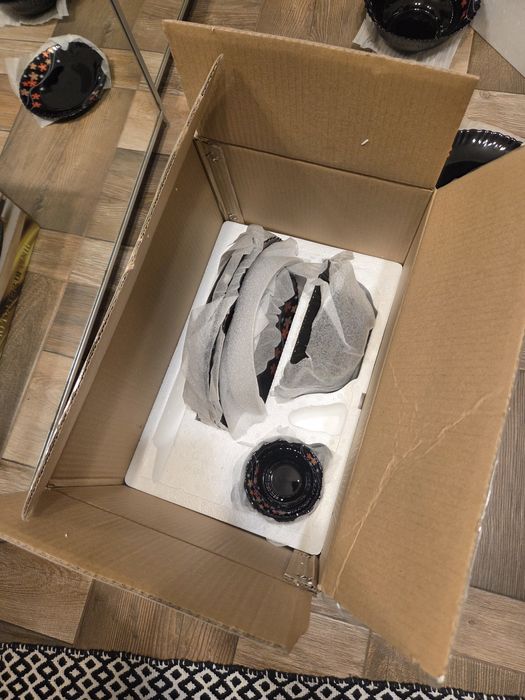 Set 33 piese serviciu masă. Nou!