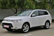 Mitsubishi Outlander OUTLANDER Mod.2015 2.2 D-ID 7 Locuri Piele Xenon Lane Assist