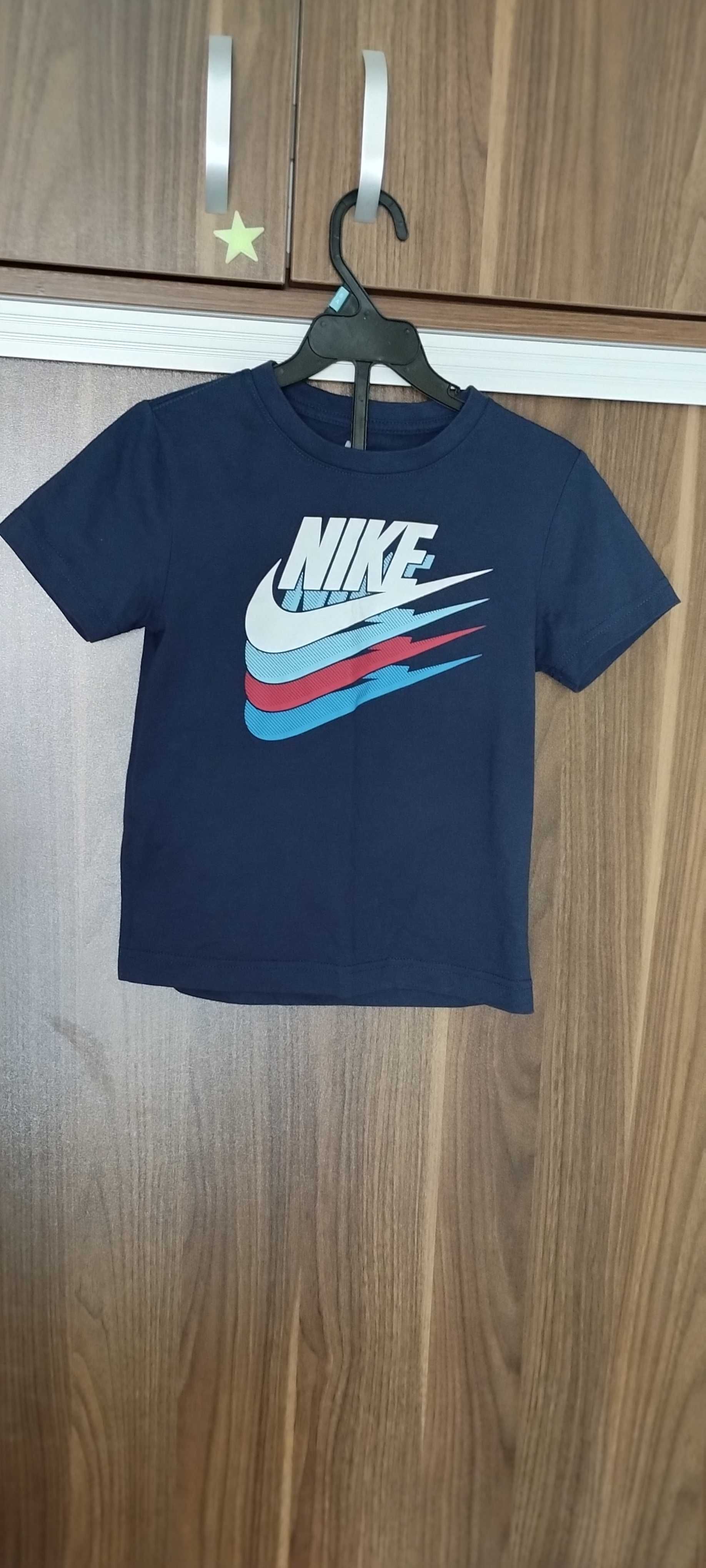 Комплект Nike 116/122/тениска Nike/ блуза Niki