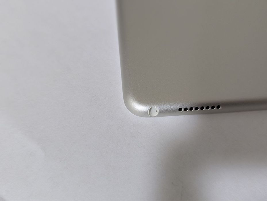 Apple iPad Pro (1st Gen) 10.5” WiFi 256GB