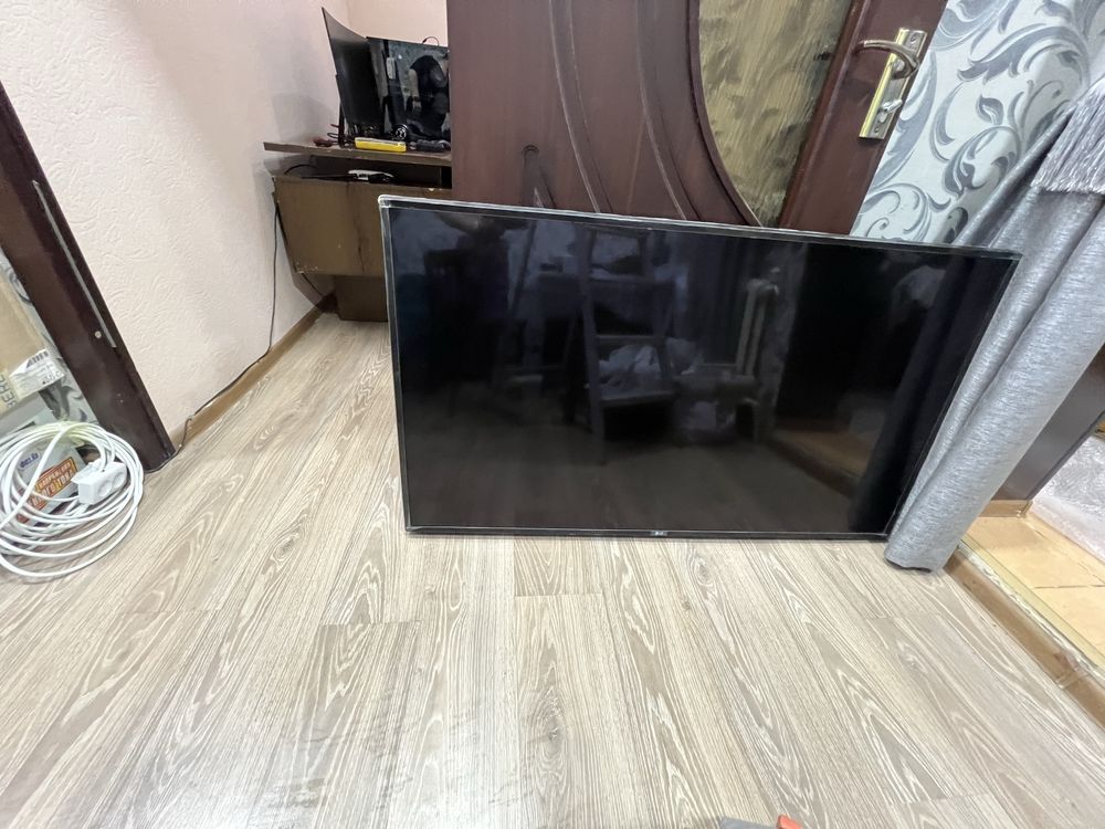 Продаётся smart телевизор LG 55 дюймов