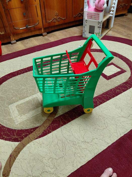 Vand carucior cumparaturi copii!
