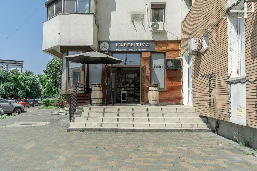 Afacere bar/bacanie la cheie complet echipată