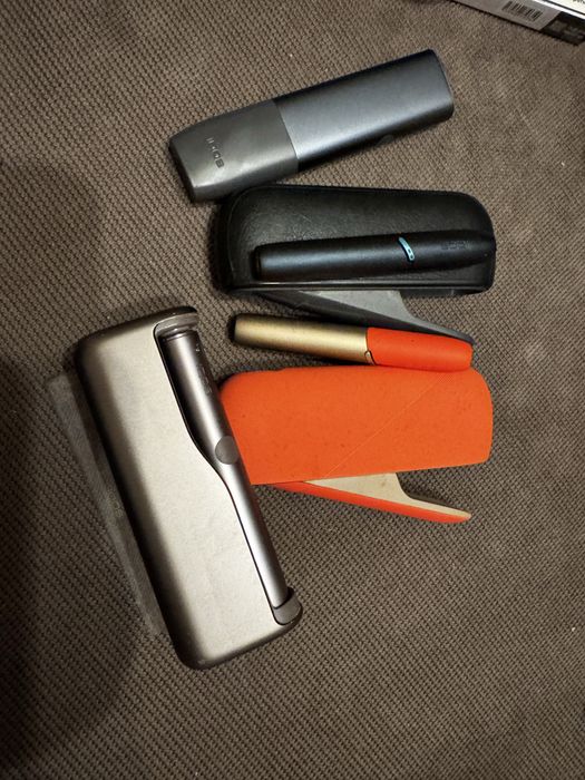 Vand 4 iqos-uri in perfecta stare de functionare