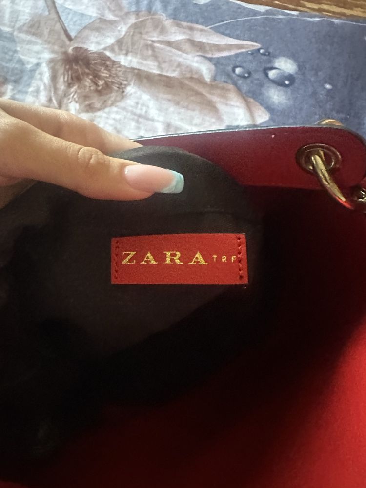 Дамска червена чанта Zara