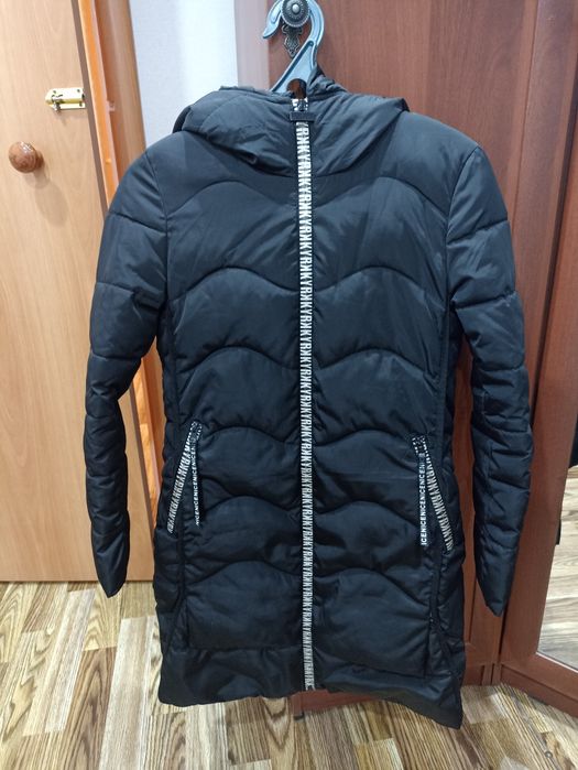 Все вещи в хорошем состоянии. Размер 44-46 р. Листайте.