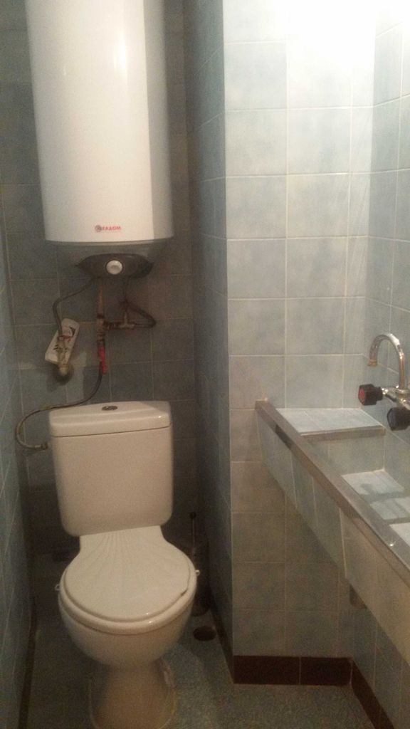 Дава се под наем Двустаен апартамент в Варна, Левски - 78 кв.м за 408 € - Снимка #1
