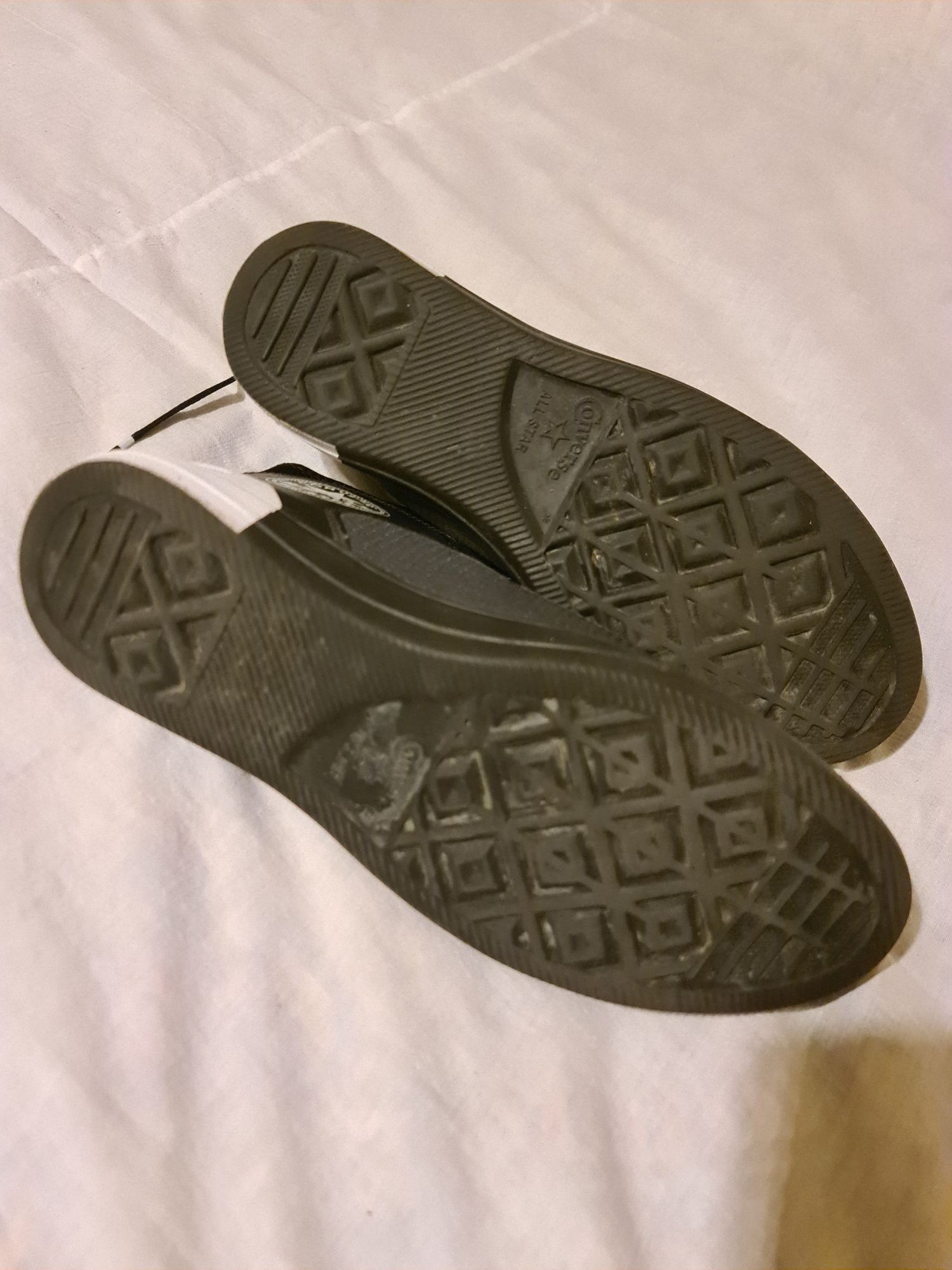 Tenisi Converse din spuma