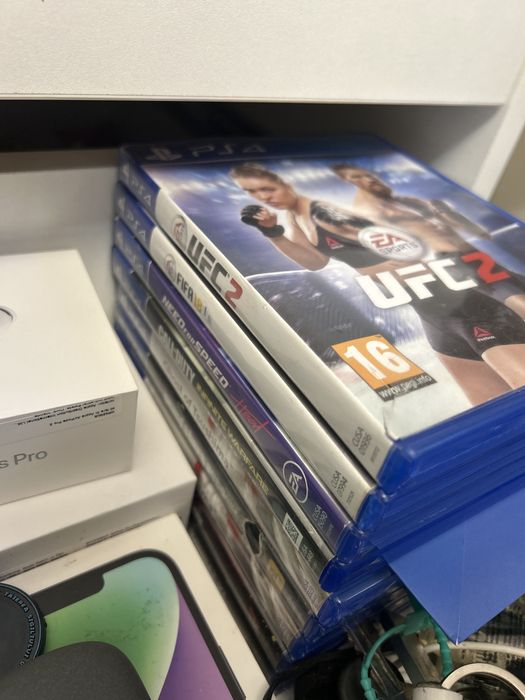 PlayStation 4S …