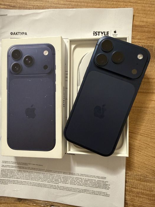 IPhone 17 PRO iSTYLE  Гаранционен като НОВ ! Deep Blue !