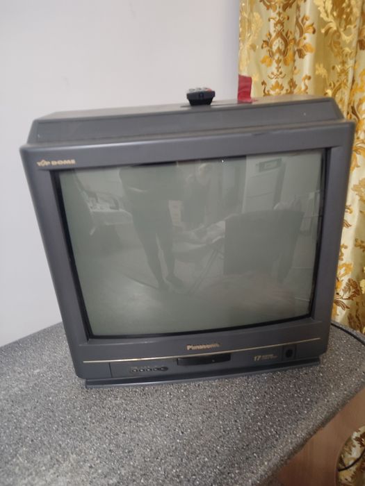 Продаю телевизор панасоник