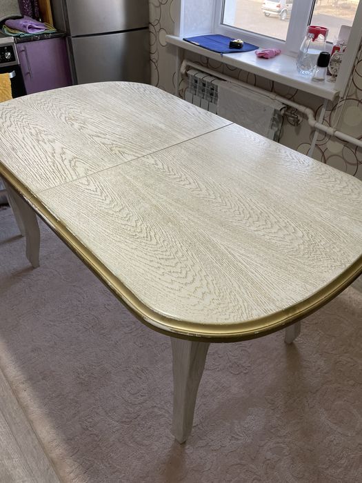 Продается стол со стульями