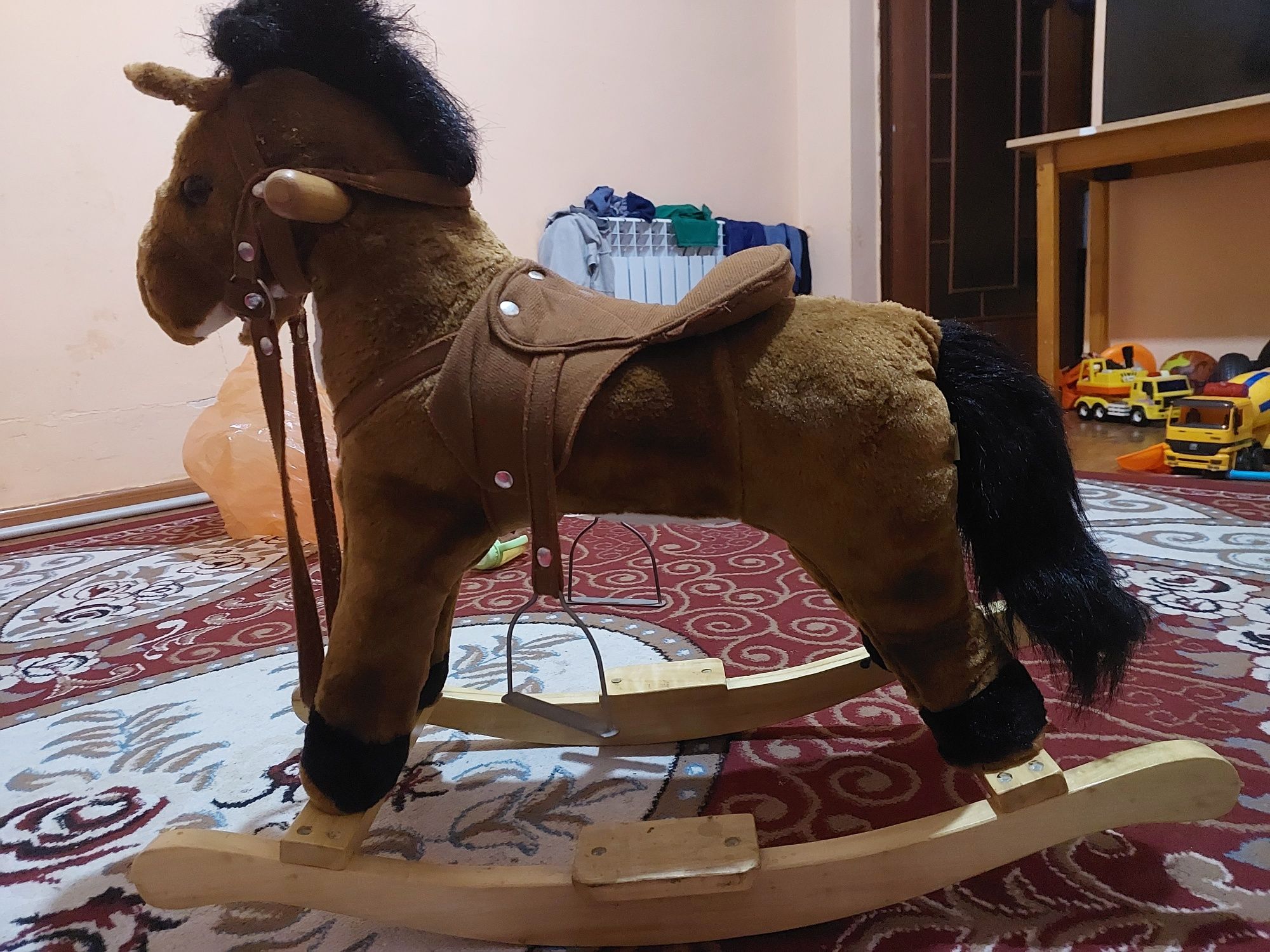 Лошадь кашалка игрушка
