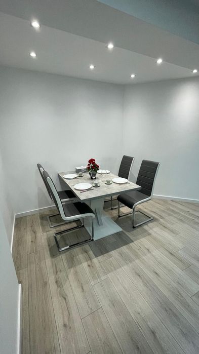 Închiriez apartament cu doua camere