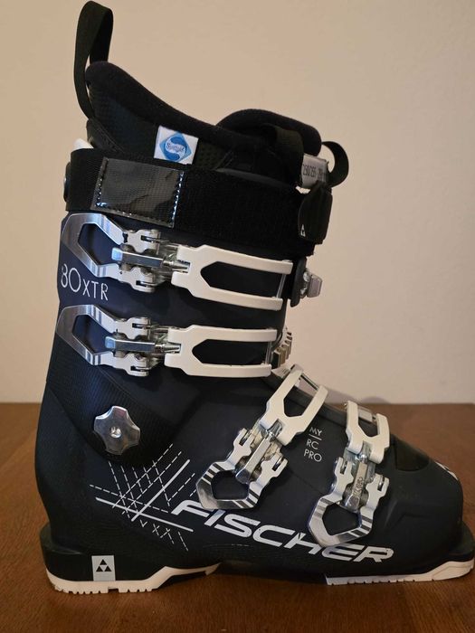 OCAZIE!CLĂPARI FEMEI -mărimea 40-41 ,folosiți o singură dată-450 ron