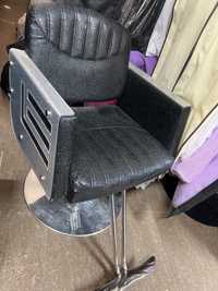 Парикмахеское кресло
