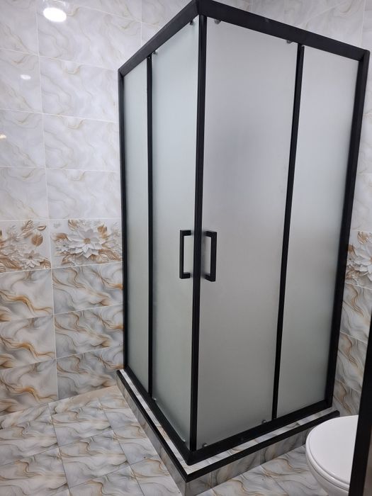 Kalyonni oynadan dush kabina peregarotka va kaziroklar