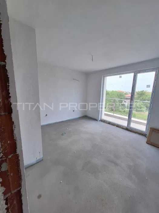 Продава се Тристаен апартамент в Пловдив, Остромила - 139 кв.м за 1331 €/кв.м - Снимка #4