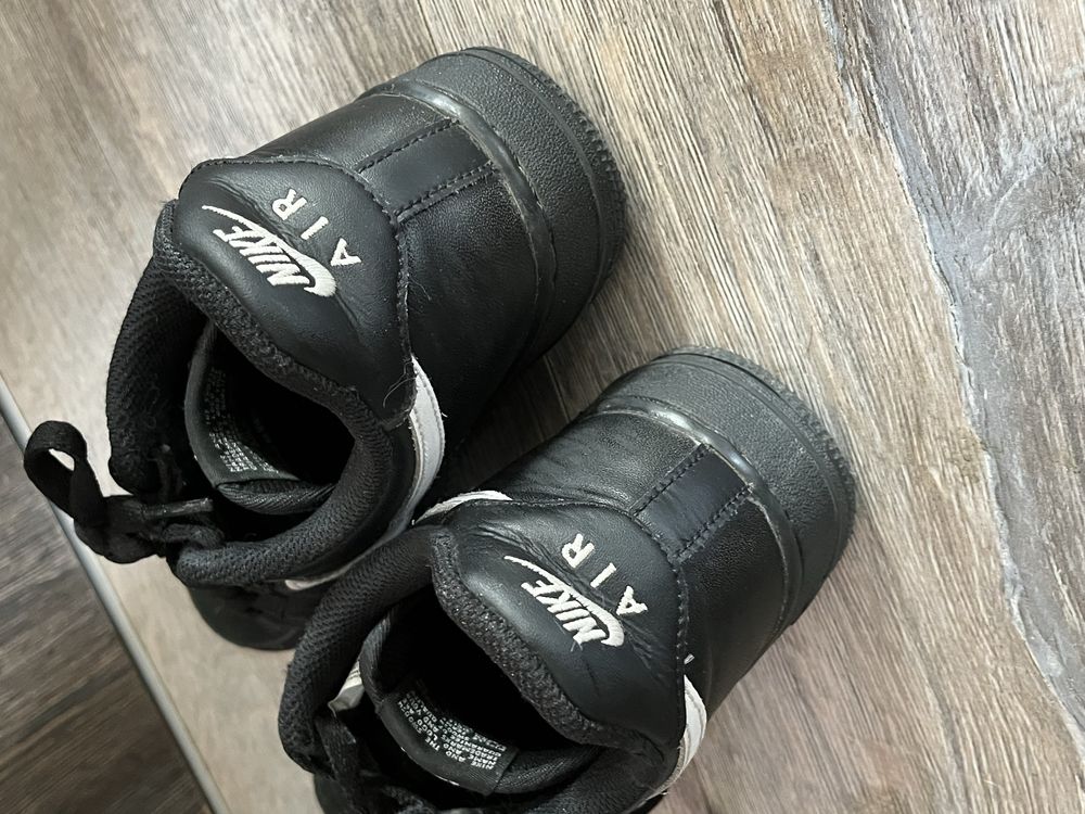 Обувки найк air force 1 , 42 номер