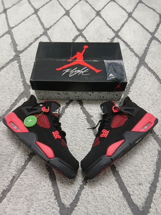 Air Jordan 4 × Red Thunder