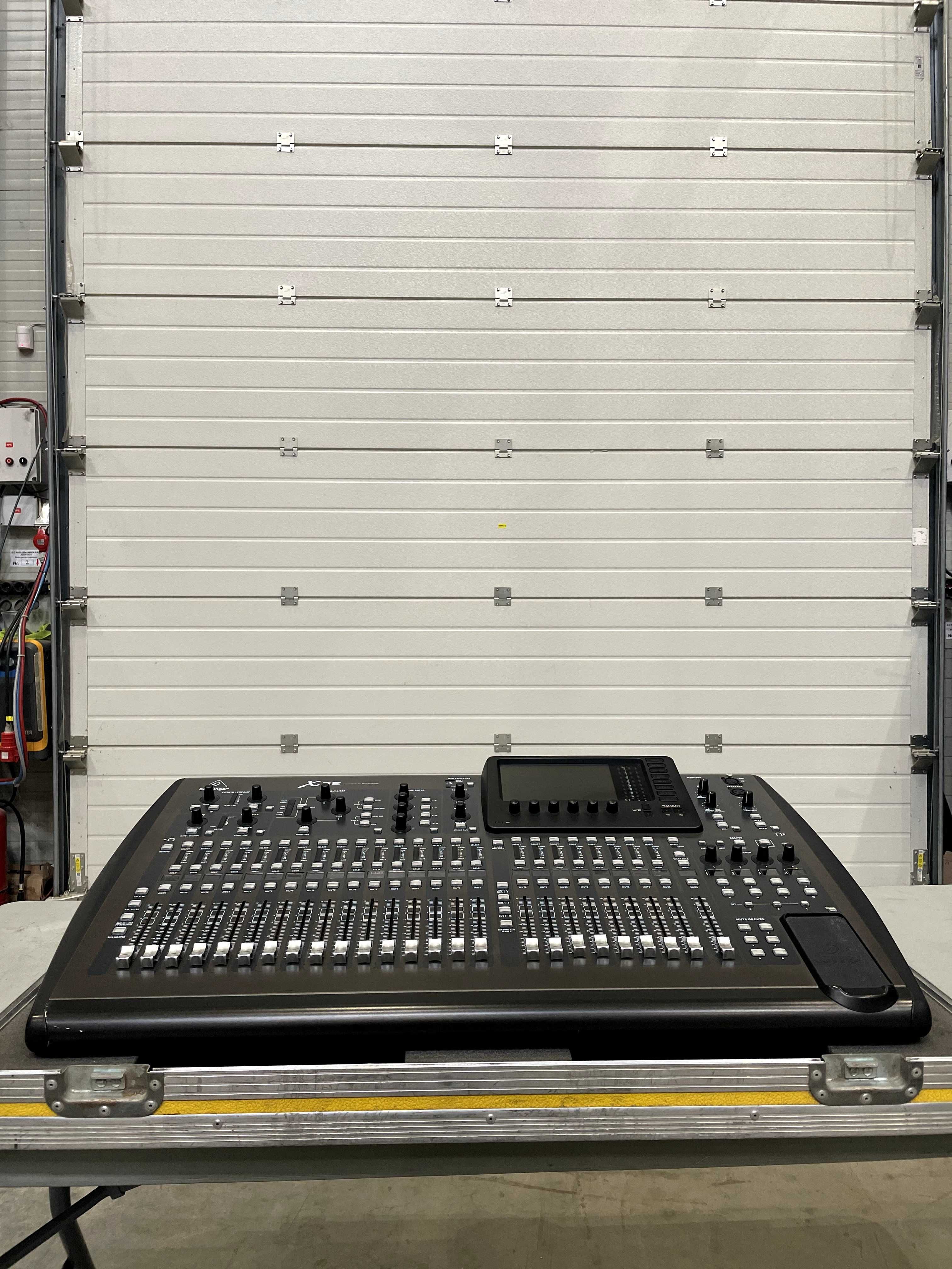 Vand Behringer X32 + case