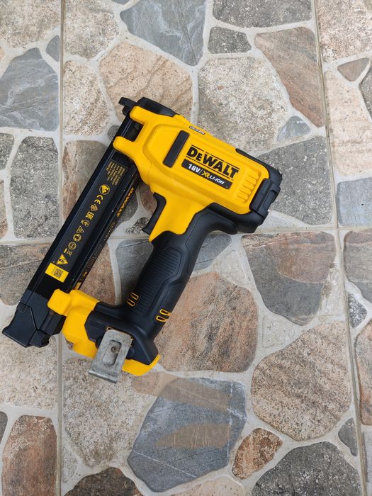 Dewalt DCN701 capsator cablu