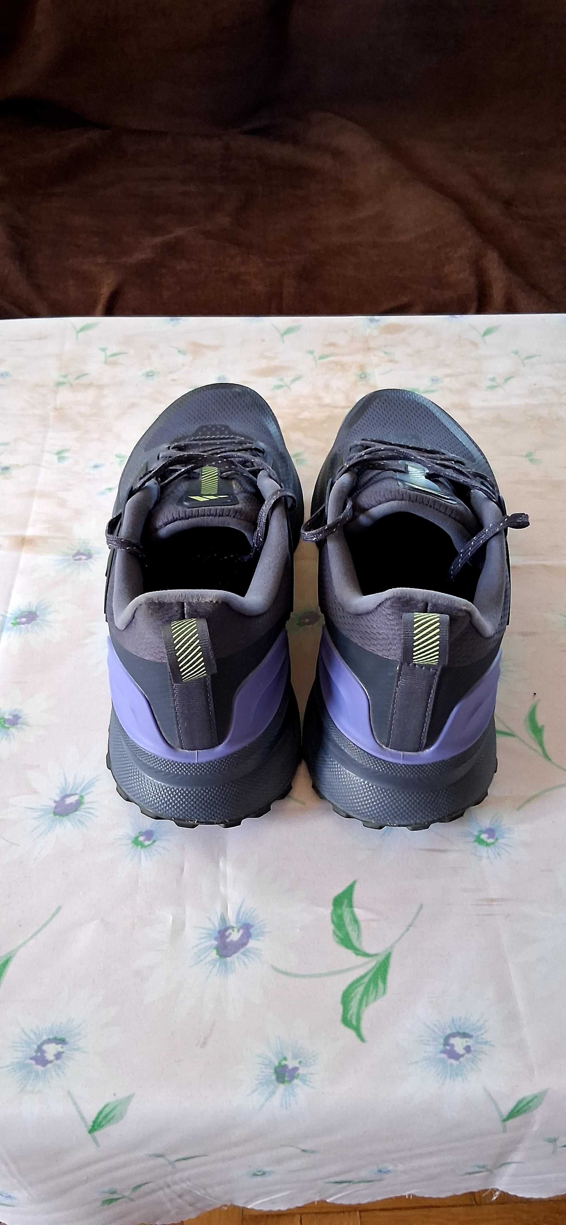 Маратонки ADIDAS , номер 43 1\3