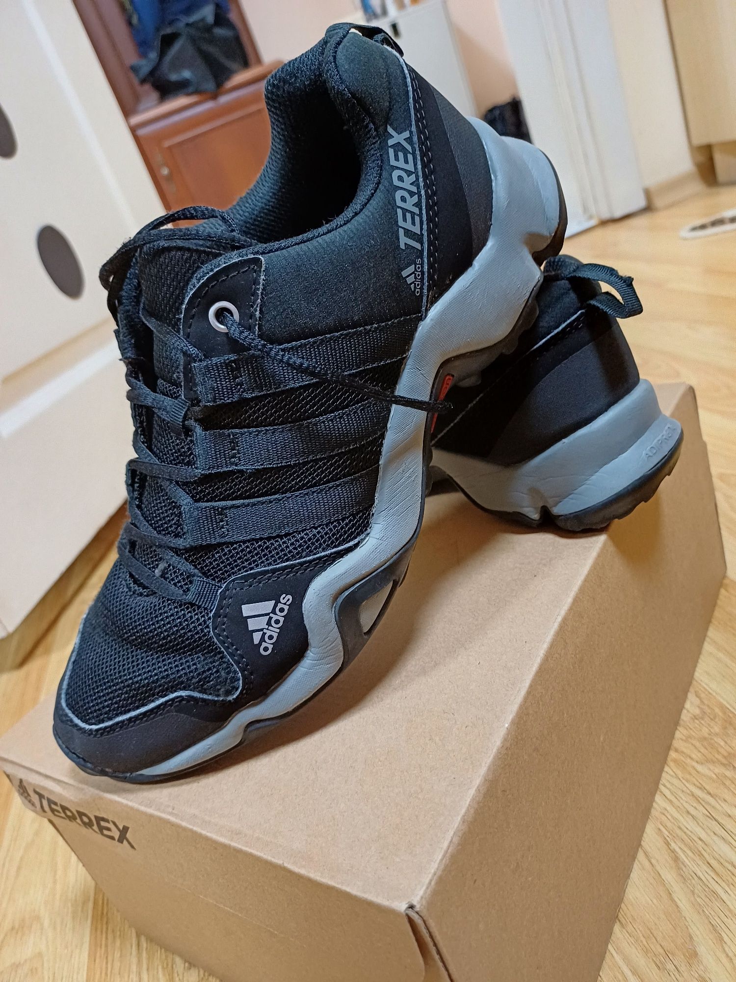 Детски маратонки Adidas Terrex