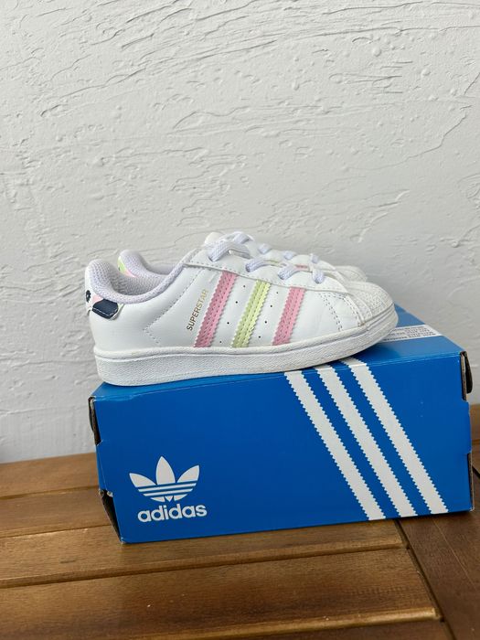 Кецове за момиче adidas superstar