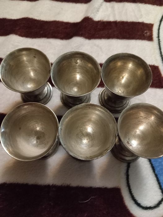 PAHARE VECHI ALPACA DIN ALUMINIU de vinzare foarte vechi