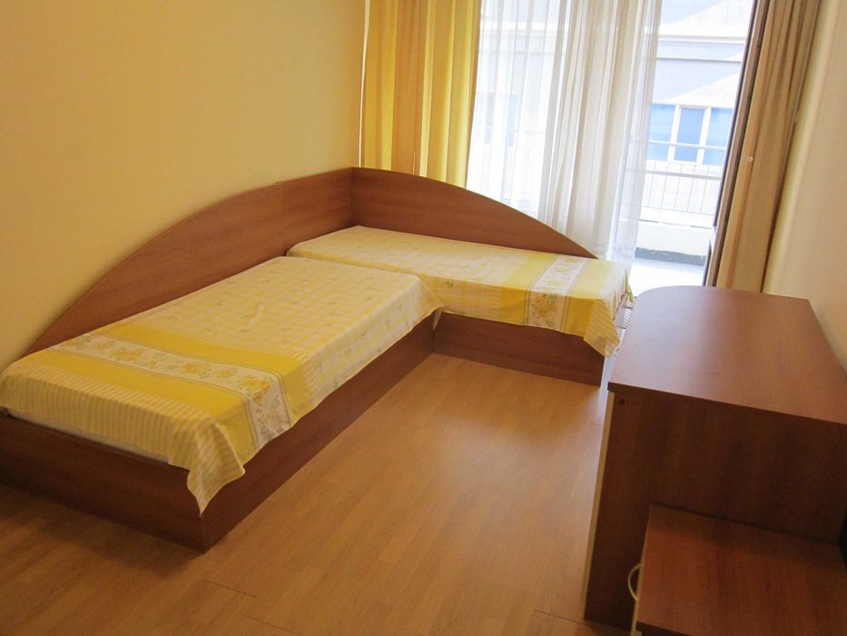 Дава се под наем Тристаен апартамент в Бургас, Лазур - 102 кв.м за 382.5 € - Снимка #1