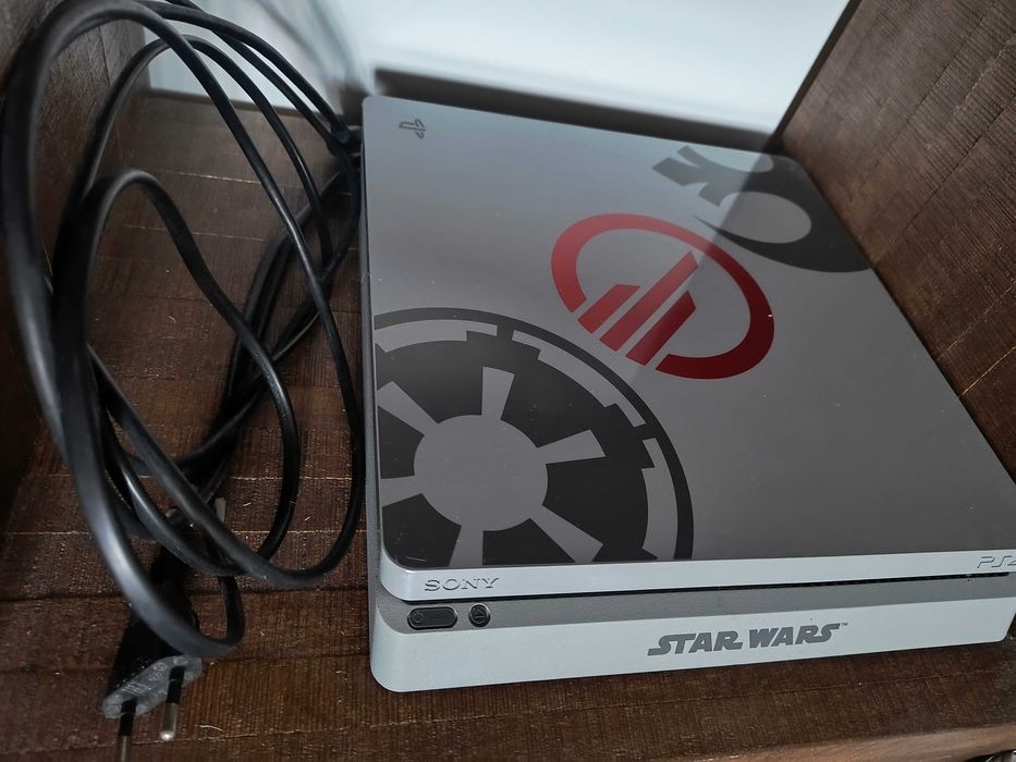 Playstation 4 Slim Battlefront Edition 1tB+2 controllere 800 lei