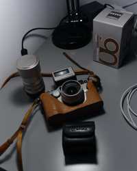 Contax G2, Carl Zeiss 28mm 2.8, Carl Zeiss 90mm 2.8, Contax TLA T200