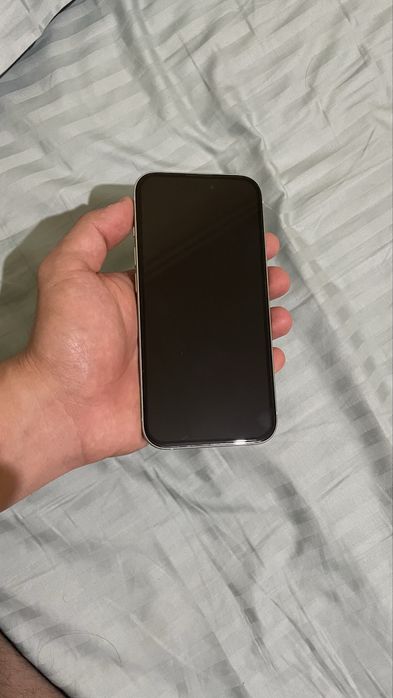 Iphone 15 mentoloviy svet
