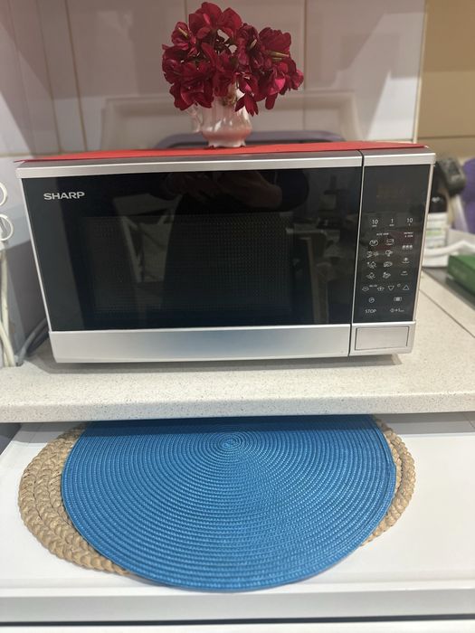 Cuptor microunde Sharp