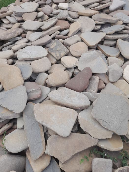 Vând piatra naturala urgent