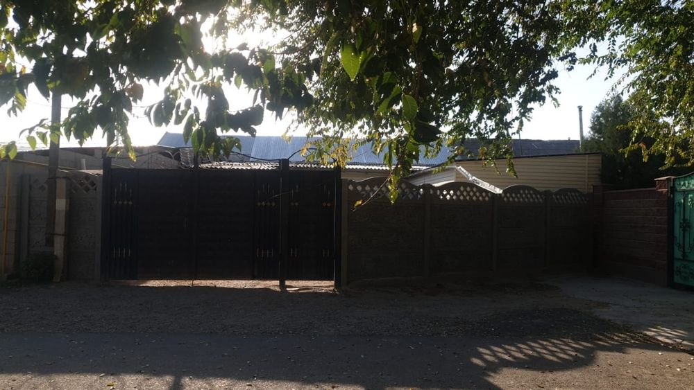 Срочно срочно Продаётся барачный дом, Сахзавод.