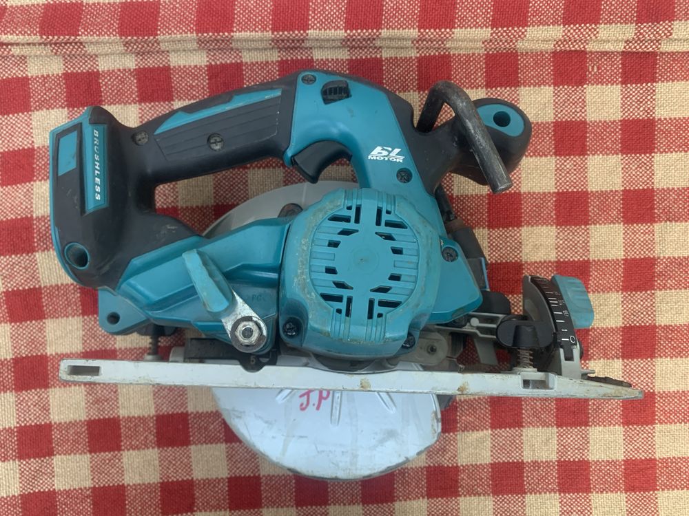 Makita DHS 680/18V/ръчен циркуляр безчетков/ОРИГИНАЛ/