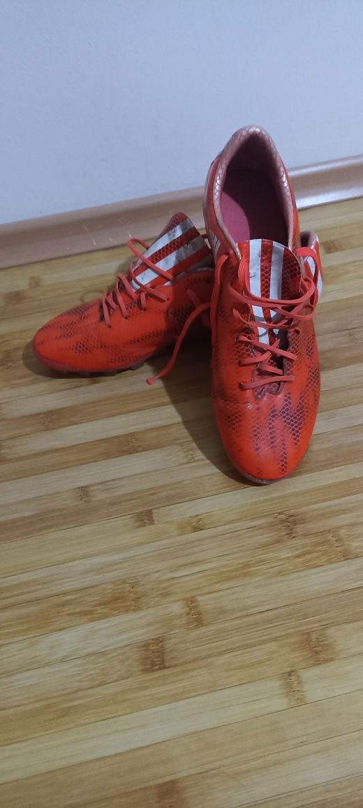 Футболни обувки Adidas F30