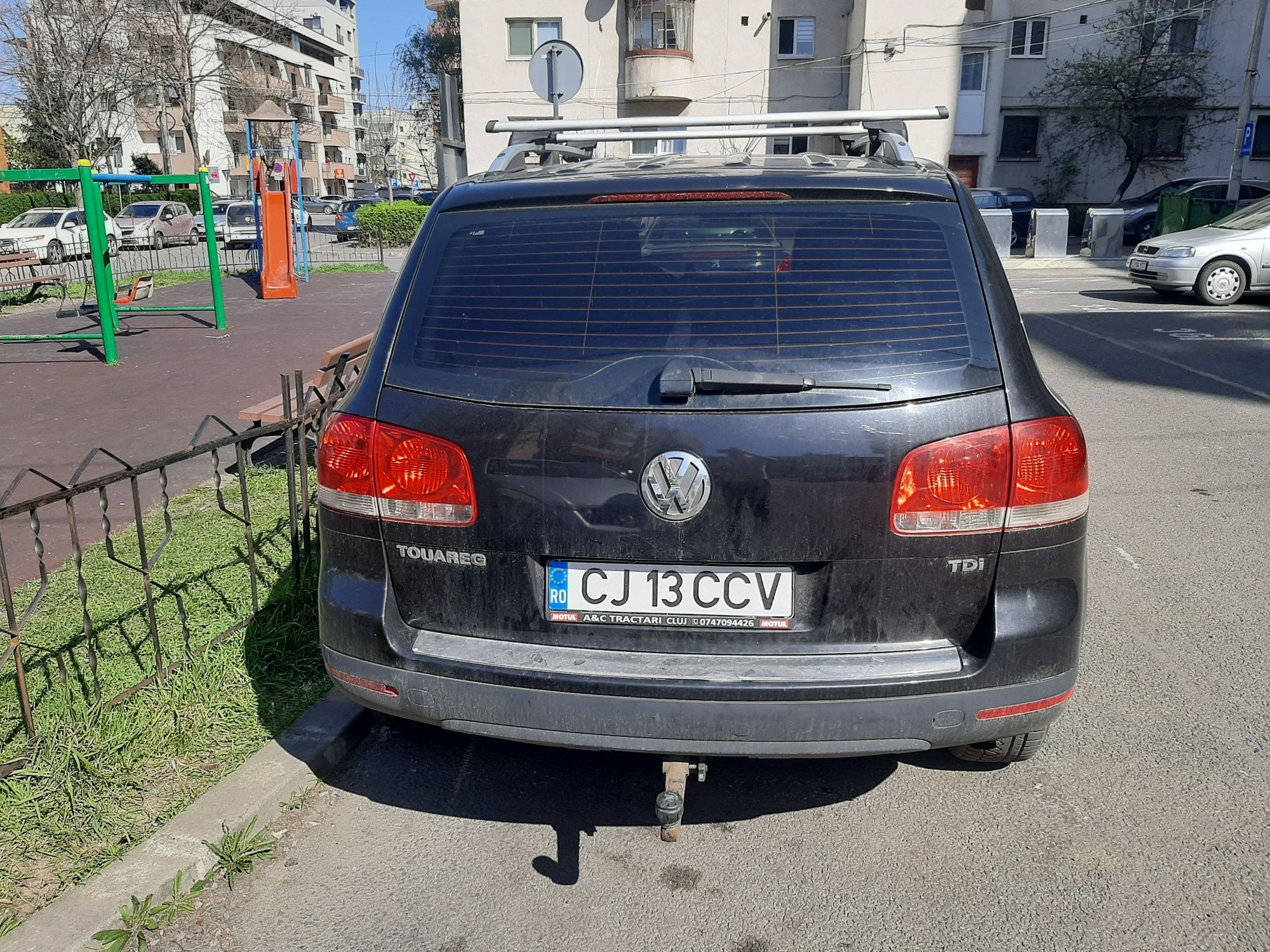 Vând Volkswagen Touareg