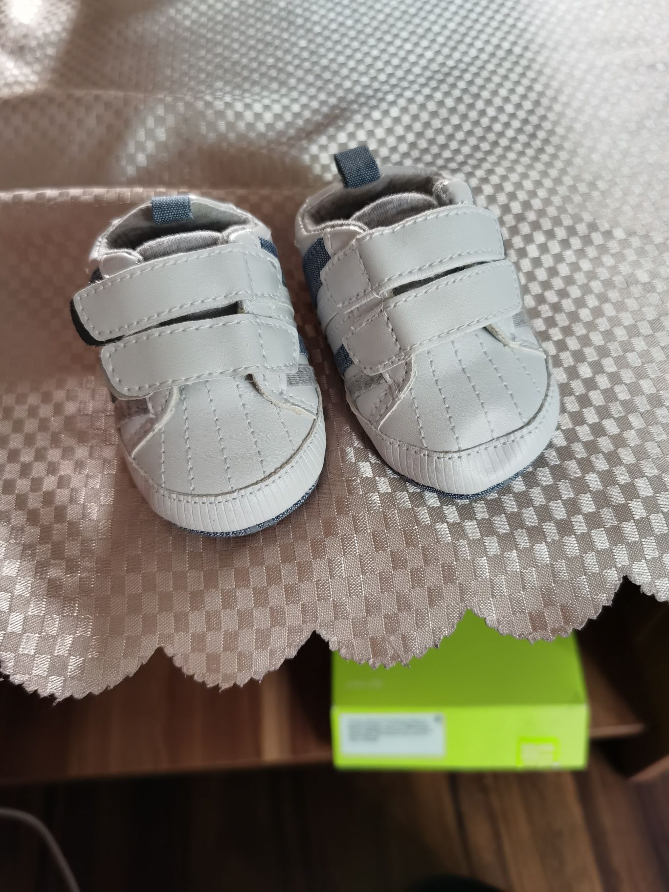 Бебешки обувки от 0 до 6 месеца