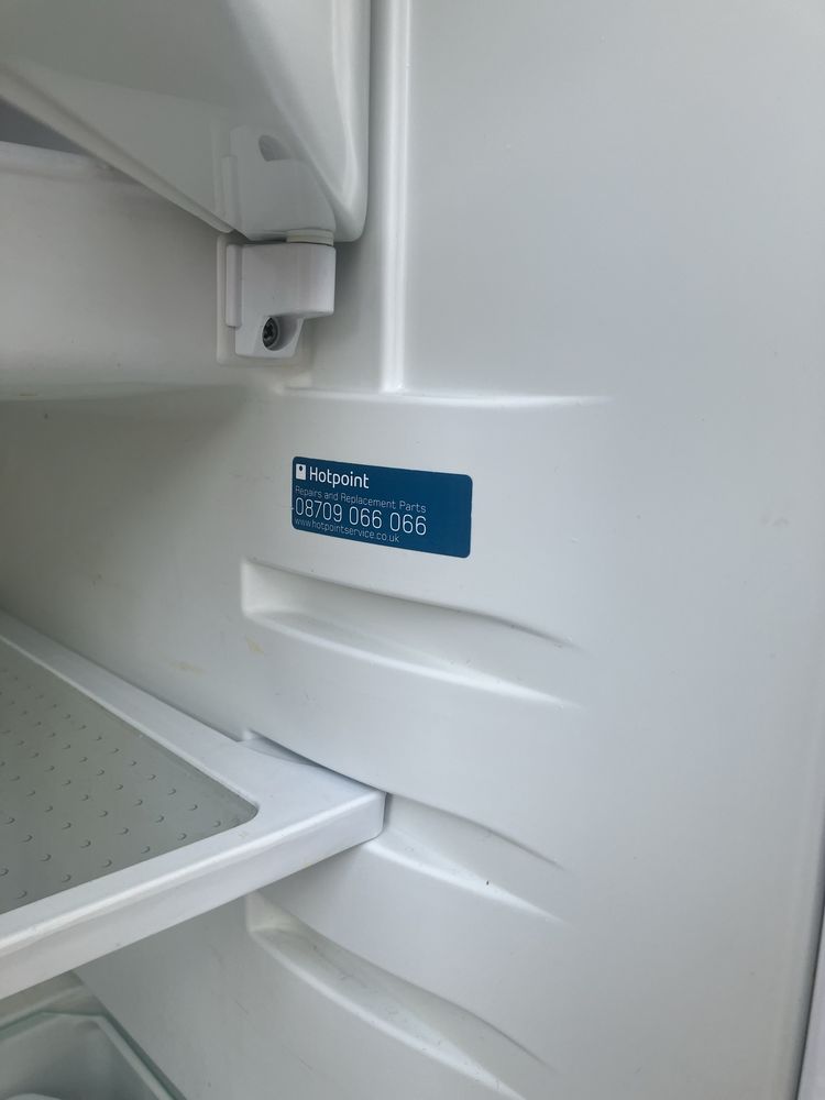 Малък хладилник