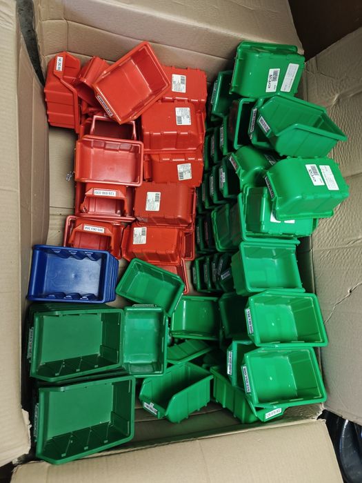 278 cutii / casete de organizare PVC