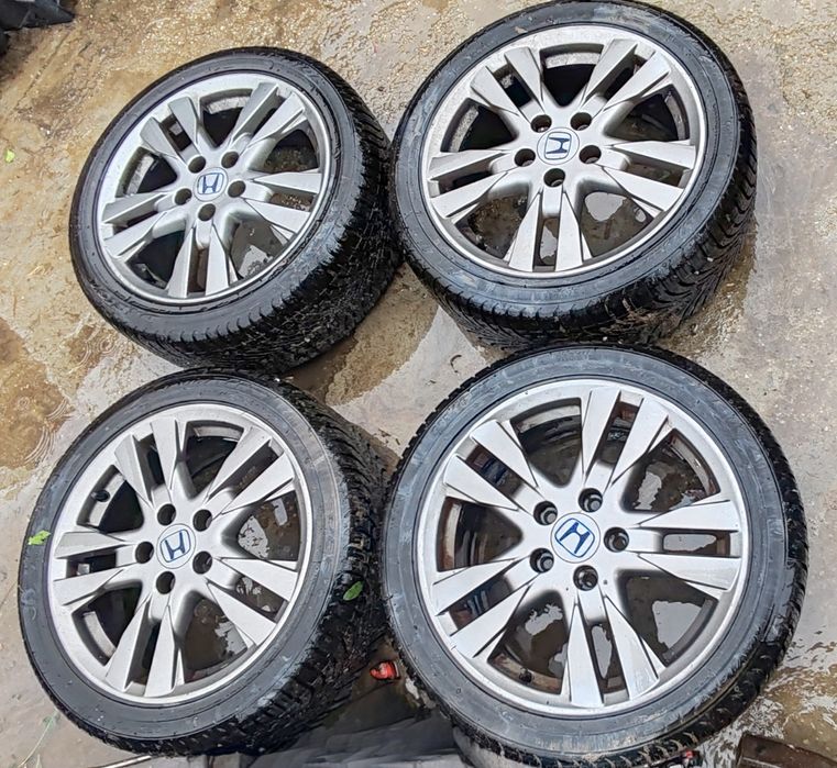 Jante aliaj cu anvelope iarna 17 inch 5x114,3 Honda civic
1600 lei