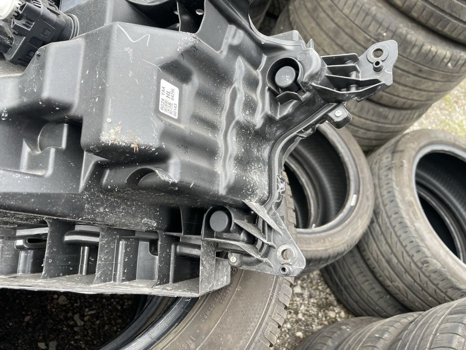 Ляв фар Suzuki SX4-Cross 2021