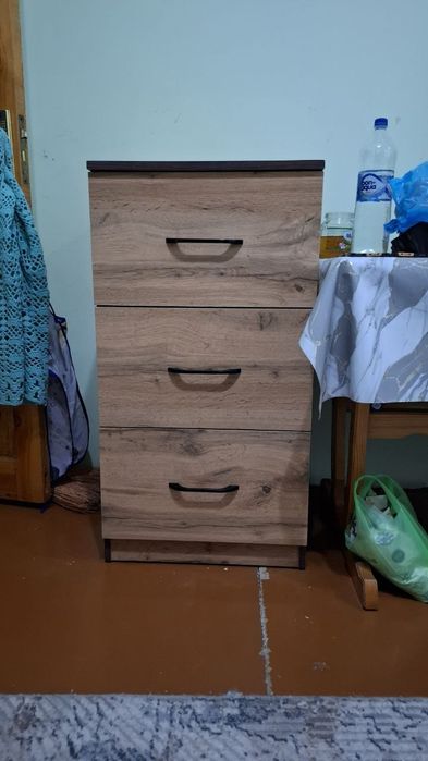 Камод с глубокими полками