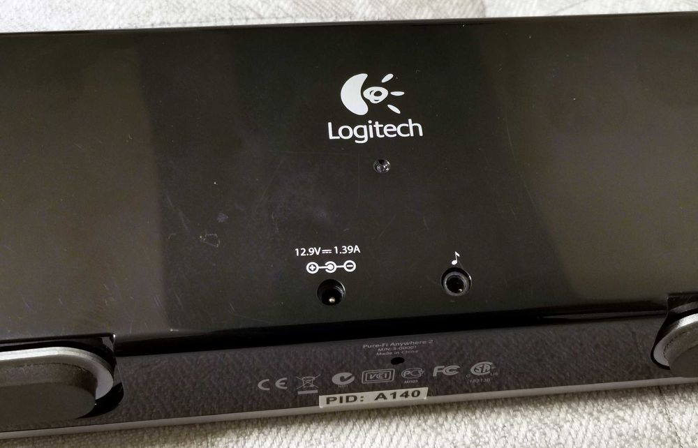 LOGITECH Pure Fi Anywhere 2 cu telecomanda Iphone