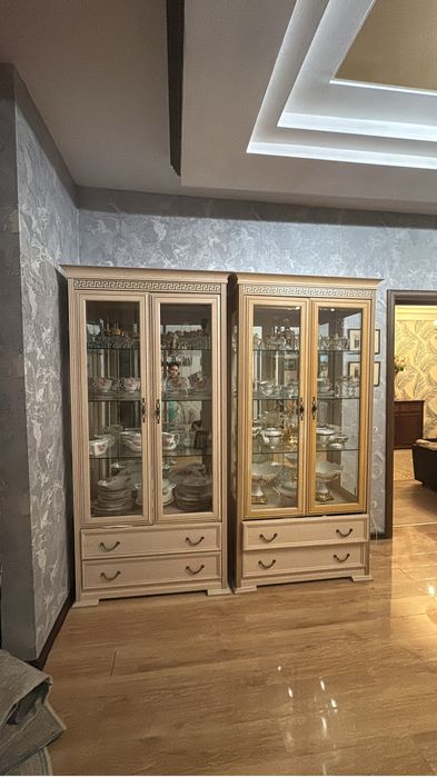 шкафы-витрины для сервиза