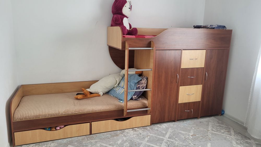 Продам двухярусную кровать