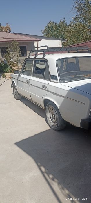 Vaz 2106 sotiladi yili 1986 xolati yaxshi yurip turgan moshina